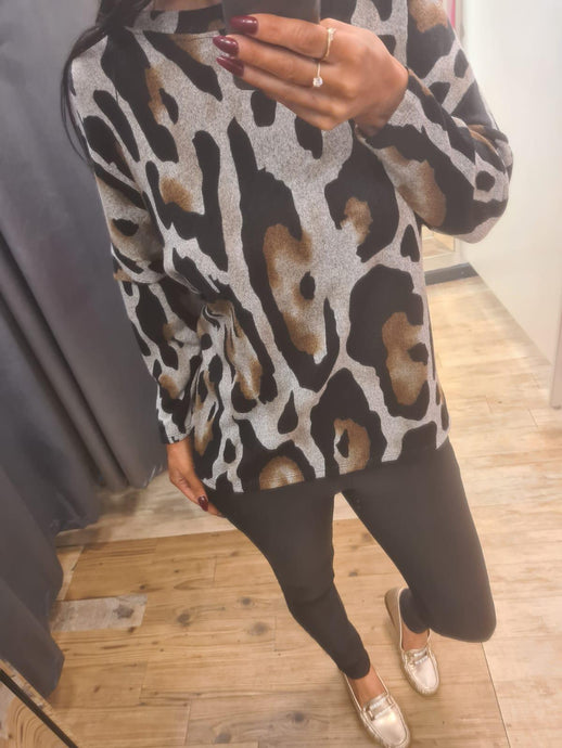 Saloos Leopard Print Sweatshirt